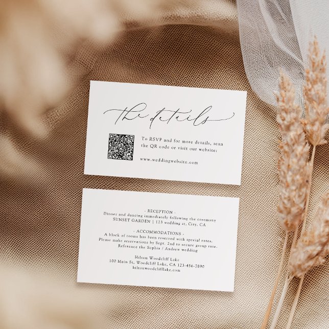 Cartão De Lugar Detalhes de Casamento de Código QR de Script Moder (Minimalist Modern Script QR Code Wedding Details Place Card)