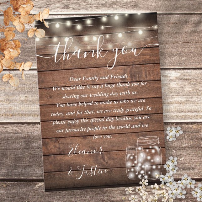Cartão De Lugar Luzes de Corda de Madeira Rústica Agradecimento de (Rustic Wood String Lights Wedding Thank You Place Card)