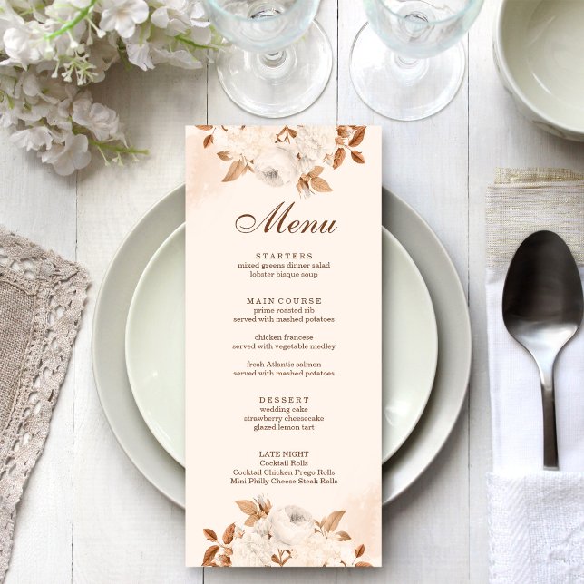 Cartão de Menu Boho Terracotta Floral Wedch (Boho Terracotta Floral Wedding Menu Card on a boho white wedding table.)
