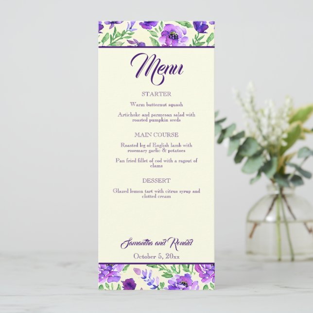 Cartão de Menu de Casamento com Flores Roxas e Ver (Em pé/Frente)