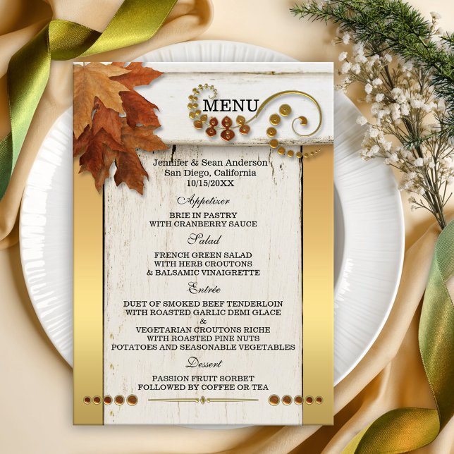 Cartão de Menu de Casamento de Folhas Douradas (Boho chic wedding menu featuring colorful fall leaves on rustic wood and stylish gold)