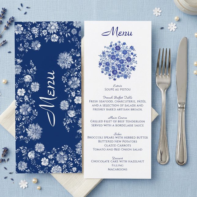 Cartão de Menu de Jantar de Casamento com Buquê Fl (Blue Floral Bouquet Wedding Dinner Menu Card)