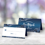 Cartão De Mesa Bar Mitzvah Marinho Moderno Ombro Azul Agato Prate<br><div class="desc">Nenhuma festa do Bar Mitzvah está completa sem cartões de lugar personalizados. Deixe o seu Bar favorito Mitzvah orgulhar-se, regozijar-se e celebrar o seu marco no seu partido perfeitamente coordenado. A tipografia azul-marinho sobrepõe um fundo branco simples com rochas azuis de aço, acentuadas com veias falso prateadas de cima e...</div>