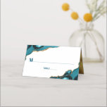 Cartão De Mesa Bat Mitzvah Turquoise Dourada Agate Moderno Simple<br><div class="desc">Nenhuma festa do Bat Mitzvah está completa sem cartões de lugar personalizados. Deixe o seu Bat Mitzvah favorito se orgulhar, se regozijar e celebrar seu marco em seu partido perfeitamente coordenado. A tipografia azul-azul-turquesa-escura e rochas azuis-turquesa-agata acentuadas com veias de ouro falsas sobrepõem-se a um fundo branco simples. No verso,...</div>