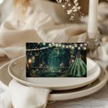 Cartão De Mesa Bat Mitzvah, um vestido verde da Floresta Encantad<br><div class="desc">Estes bonitos cartões de lugar apresentam uma garota em um vestido verde esmeralda e um fundo florestal encantado. PS: Estas placas de lugar não podem ser personalizadas individualmente; cada pacote contém um mínimo de 25 placas com o mesmo design. As estrelas de David, borboletas, menina e número da mesa são...</div>