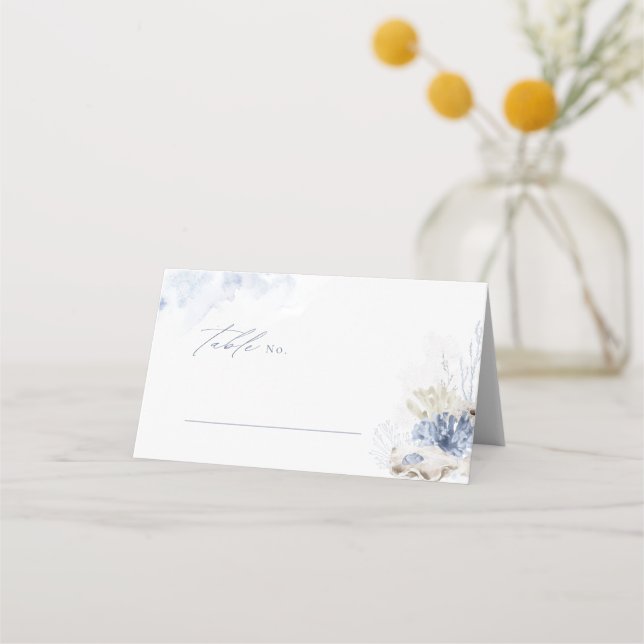 Cartão De Mesa Casamento com coral de aquarela azul e conchas (Frente)