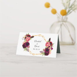 Cartão De Mesa Casamento de burgundy com flores verdes de sábado