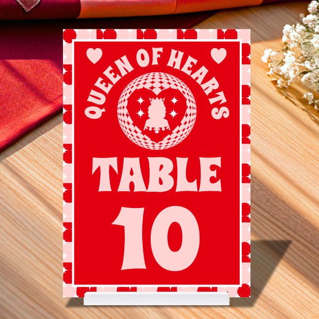 Cartão De Mesa Da Rainha Retrora Do Coração (Queen Of Hearts Bridal Shower Table Card)