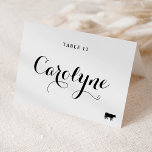 Cartão de Mesa de Casamento com Opção de Refeição<br><div class="desc">Eleve a sua recepção de casamento com nossos belos cartões de lugar de casamento personalizáveis, projetados para adicionar um toque pessoal ao seu dia especial. Eles apresentam caligrafia preta moderna e um acento de coração. Adicione os nomes dos seus convidados, a opção de refeição, a data do casamento ou uma...</div>