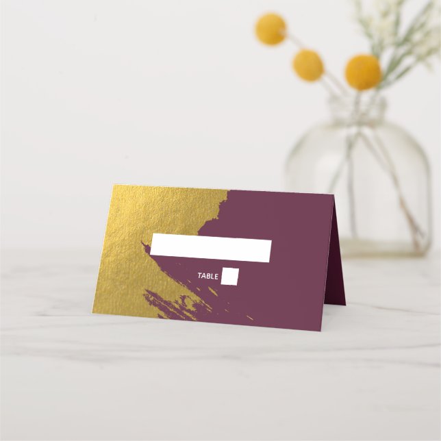 Cartão De Mesa Faux Dourado Brushstrokes e Casamento Burgundy (Frente)