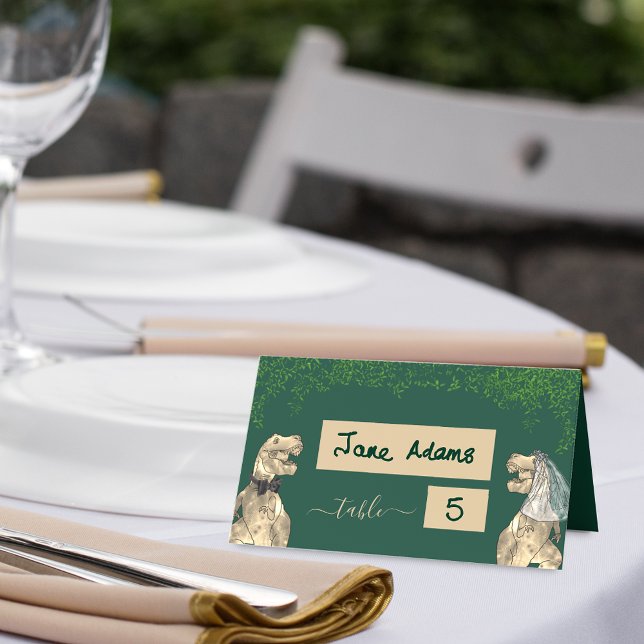 Cartão De Mesa Folhagem de Casamento do Tema do Dinossauro (Dinosaur wedding dark green table place card t-Rex bride and groom Watercolor eucalyptus foliage)