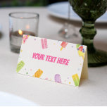 Cartão De Mesa Frente de Sorvete de picolé - Festa de verão<br><div class="desc">Nossas placas de tenda de comida de Sorvete de picolé são a maneira perfeita de etiquetar e exibir seu menu de festas. A design apresenta um tema de verão com espaço para o nome do prato. Essas placas podem ser facilmente personalizadas e impressas em casa, em papel de estoque de...</div>