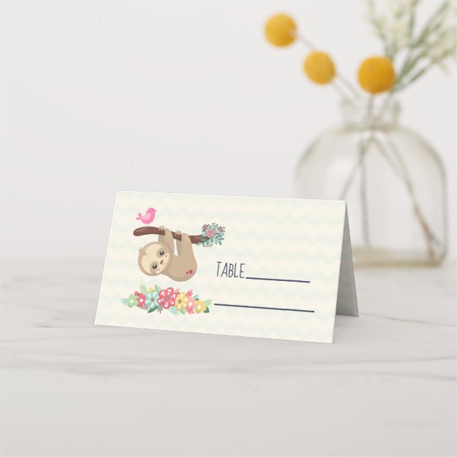 Cartão De Mesa Lã Marrom Bonita Prendendo-se de cabeça para baixo (Frente)