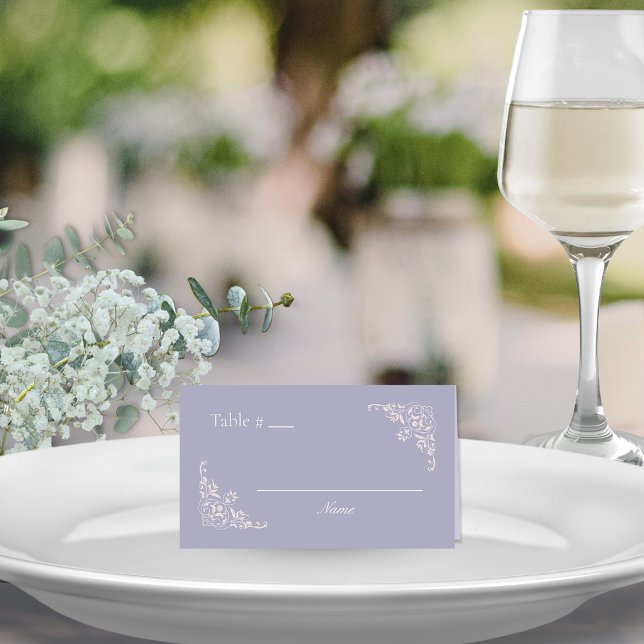 Cartão De Mesa Placa de Local da Tabela Elegante Lilac Francesa (Elegant wedding place cards with name and table number in romantic lavender purple and blush pink)