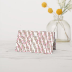 Cartão De Mesa um fundo listrado rosa e branco