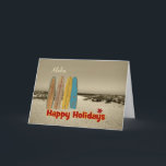 Cartão de Natal com as prancha do vintage na praia<br><div class="desc">Uma criação gráfica nostálgica para este vintage que olha o Feliz Natal carda a caracterização do vintage que olha os conselhos longos que levantam-se na areia com o oceano na distância. O grande cartão para um surfista e podia trabalhar bem para cumprimentos © original PamJArts da arte de Havaí, Austrália,...</div>