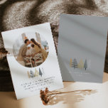 Cartão de Natal de Foto da Família Moderna<br><div class="desc">Este cartão de natal de Natal apresenta uma simples design minimalista com árvores de natal modernas e rabiscadas e uma simples fonte serif.</div>