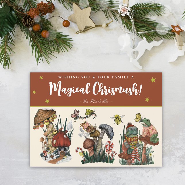 Cartão de Natal Magnético de Cogumelo Vermelho (Red magical mushroom christmas card with whimsical illustrations of mushrooms, frogs and snails)