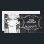 Cartão de Natal Vintage Chalkboard<br><div class="desc">Esta placa de fotos de feriado apresenta um design chabby divertido. O Easy modelo permite-lhe carregar a sua própria fotografia.</div>