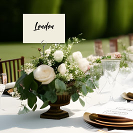 Cartão de Nome de Mesa de Casamento de Local Favor