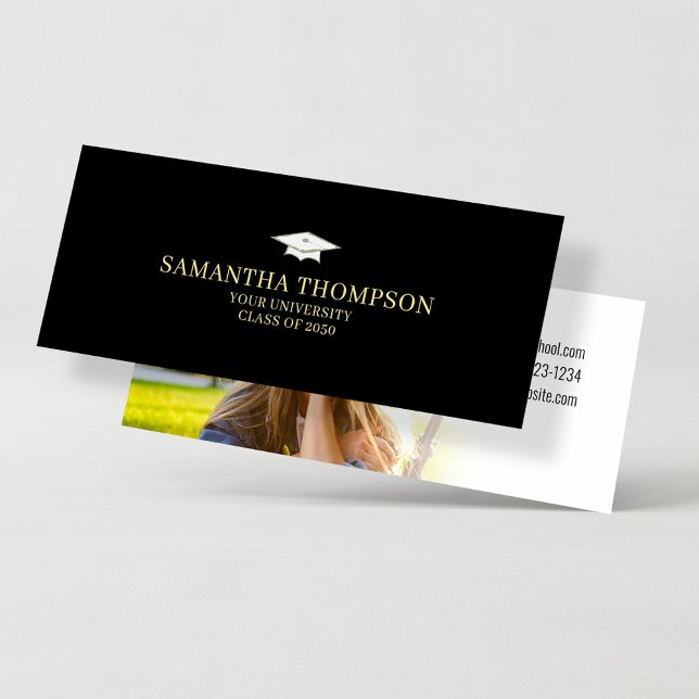 Cartão de Nome do Estudante Dourado do boné de for (Graduation simple name card with photo template in Classic black and gold. )