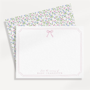 Cartão de Nota de Berçário Floral com Laço Rosa Co