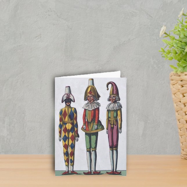 Cartão de nota de três bobos da corte (Three Dolls in colourful Jester outfits with hats on grey notecards.)