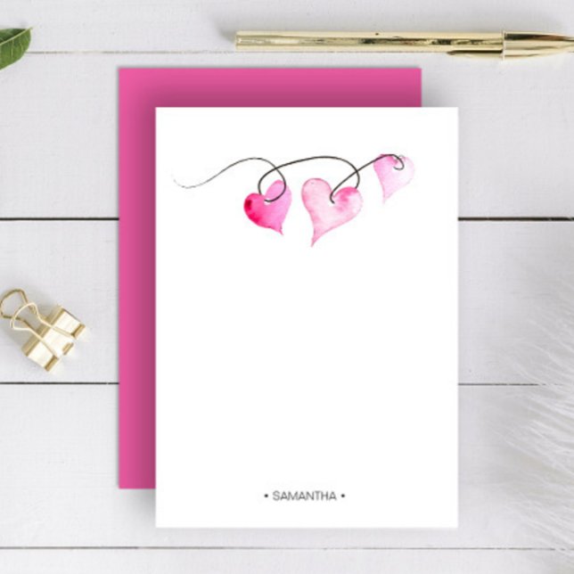 Cartão De Notas Carta Pessoal Cor-de-Rosa Personalizada Amor e Cor (Personalized valentines stationery watercolor hearts by Victoria Grigaliunas of Do Tell A Belle)