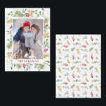 Cartão De Notas Mini Dourado Winter Greenery Feliz Foto de Natal<br><div class="desc">Apresentando nossa nova Mini Dourada Greenery de inverno Feliz Cartão de Nota Fotográfica de Natal! Esta bela placa 3.5x2.5 apresenta a sua foto vertical favorita (orientação do retrato), rodeada por um quadro botânico vermelho festivo e verde de inverno. É facilmente personalizado e todos os campos de texto podem ser editados...</div>