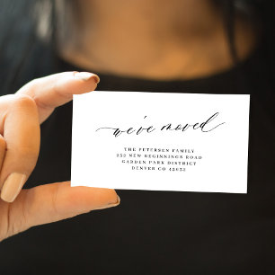 Cartão De Notas Movimentamos um guião elegante, branco preto simpl