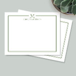 Cartão De Notas Papelaria Moderna de Estação de Borda Verde Escura<br><div class="desc">Este design apresenta uma fina borda dupla com espaço para um monograma e nome e design de fundo coordenado. Clique no botão personalizar se você gostaria de ajustar os elementos do design e/ou modificar ainda mais o texto! Variações deste design, cores adicionais, bem como produtos coordenados estão disponíveis em nossa...</div>