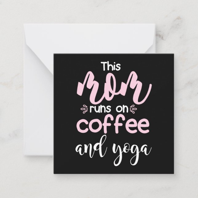 Cartão De Notas Yoga Lover | This Mom Runs On Coffee And Yoga (Frente)