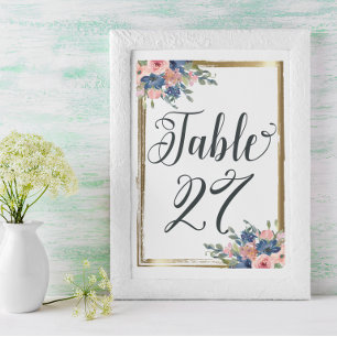 Cartão de Número de Mesa com Caligrafia Floral em