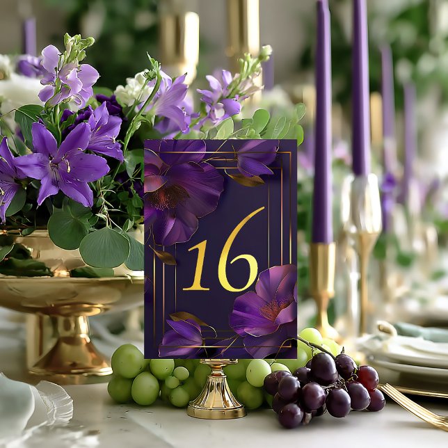 Cartão de Número de Mesa de Casamento Violeta Roxo (Beautiful Luminous Violets Wedding Table Number Card)