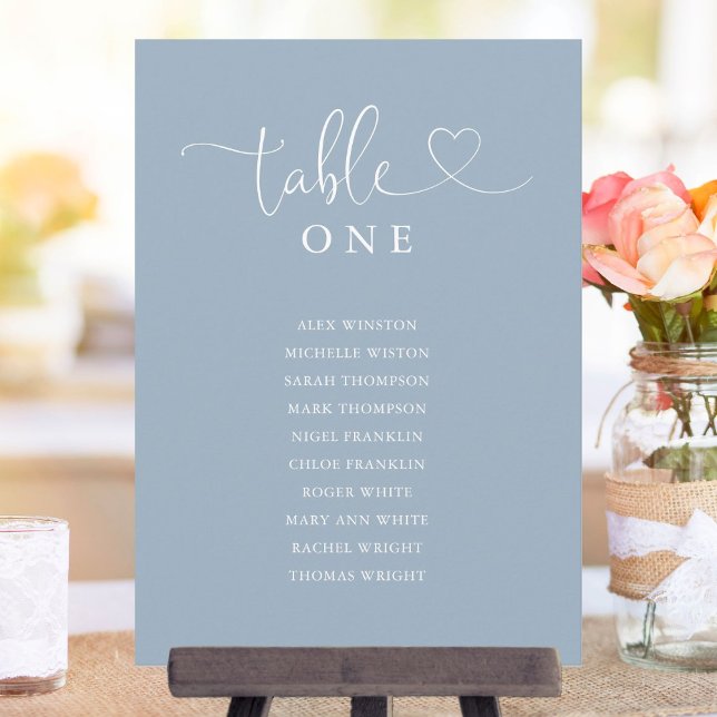 Cartão de Números de Mesa em Azul Empoeirado com L (Heart Script Dusty Blue Table Number Seating Chart)