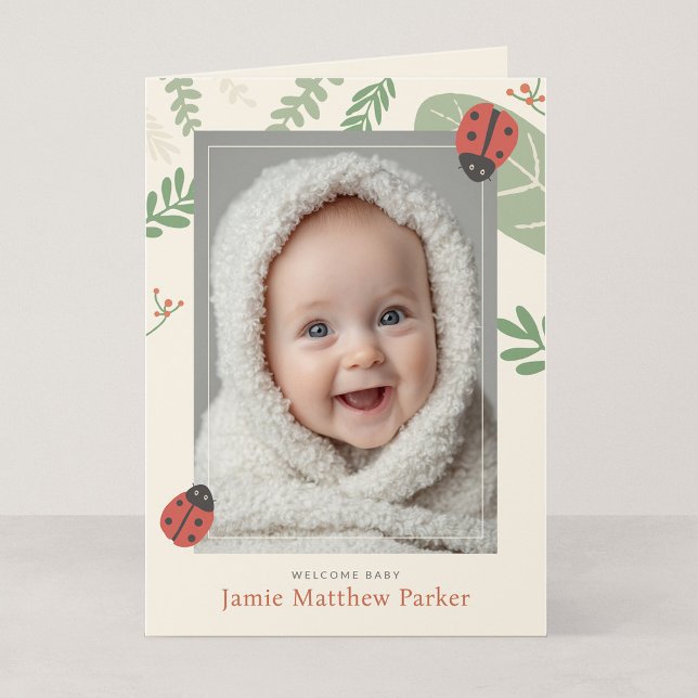 Cartão de Presente de Anúncio de Nascimento Dobrav (Ladybird Meadow - Keepsake 5x7 Folded Ladybug Baby Announcement)