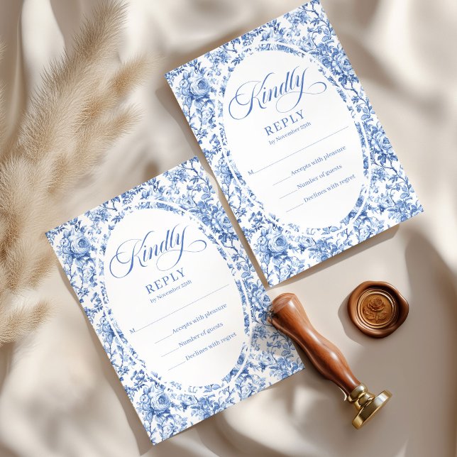 Cartão de Resposta de Casamento Personalizado com  (Romantic Blue Toile Roses Custom Wedding RSVP Card

)