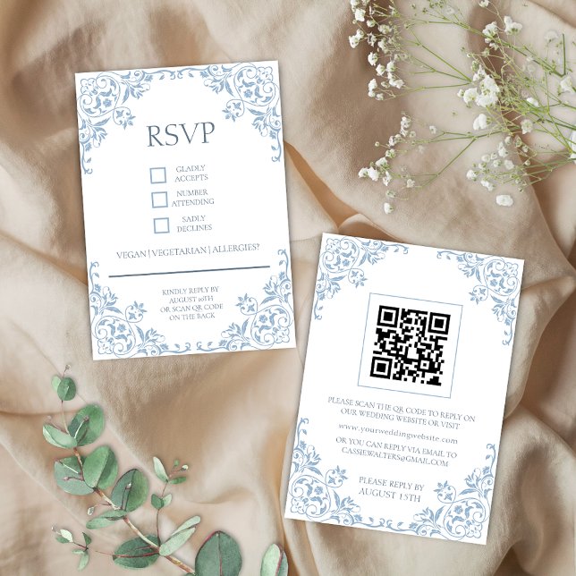 Cartão de Resposta Romântico Shabby Chic Azul e Br (Romantic blue and white shabby coastal chic elegant qr code wedding rsvp cards for vintage classic)