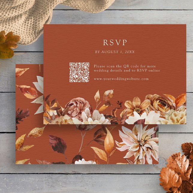 Cartão de Resposta Terracota de Outono com Código  (Watercolor Terracotta Autumn Floral QR Code RSVP Card by Painted Paperie
)