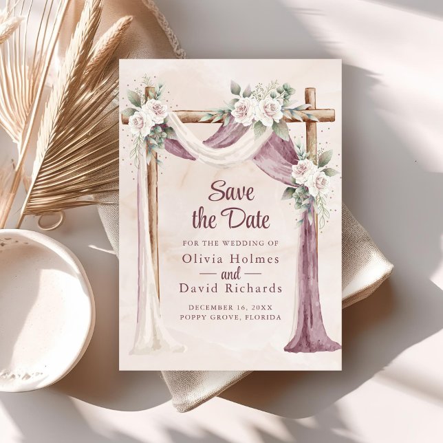 Cartão de Salvar a Data Boho Roxo Rosa Floral Doss (Boho Purple Pink Floral Cenopy Save the Date Card on boho wedding table.)