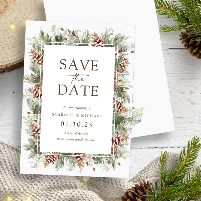 Cartão de Salvar a Data de Férias de Inverno (Winter Holiday Pine Greenery Save The Date Card by Painted Paperie
)