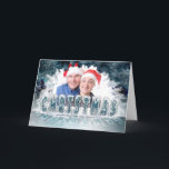 Cartão de saudação de Natal personalizado<br><div class="desc">É 100% PERSONALIZADO. ADICIONAR A SUA FOTO E TEXTO, ALTERAR CORES E FONTE, SELECIONAR ESTILO... ..É TOTALMENTE LIVRE PARA JOGAR POR VOLTA PARA SE APRESENTAR COM SUA PRÓPRIA CRIAÇÃO FANTÁSTICA ÚNICA Visite minhas lojas online Zazzle para descobrir mais presentes personalizados online e artigos de artigos em milhares de designs ART@PRINT....</div>