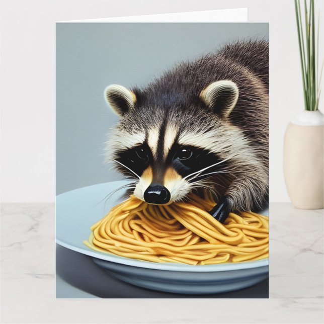 Cartão de Saudação de Spaghetti Comendo Raccoon (Frente)
