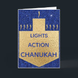 Cartão de saudação "Ouro Dreidel" com envelope<br><div class="desc">Cartão de saudação de "Dreidel de Ouro" com Envelope. Para personalizar, exclua o texto na frente e na dentro da placa e substitua pelas suas próprias mensagens. Escolha seu estilo, cor e tamanho de fonte favoritos. Obrigados para parar e comprar. Muito apreciado!! Feliz Hanukkah! Tamanho: Standard (5" x 7") Aniversário...</div>