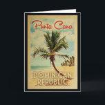 Cartão de Saudação Punta Cana Retro República Domi<br><div class="desc">Design de Punta Cana,  República Dominicana,  em estilo Viagens vintage,  apresentando uma palmeira na praia com oceano e céu.</div>