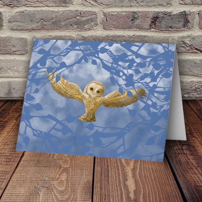 Cartão de Saudação Simples Azul, Coruja Bege (Blue forest leaves golden beige  owl in flight blank note card, wise barn owl outstretched wings)