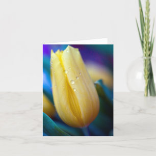 Cartão de verdinho de tulipa amarela