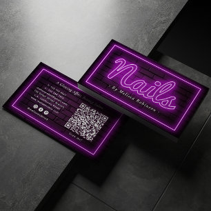 Cartão De Visita Artista de Unhas com Neon Roxo e Parede de Tijolos