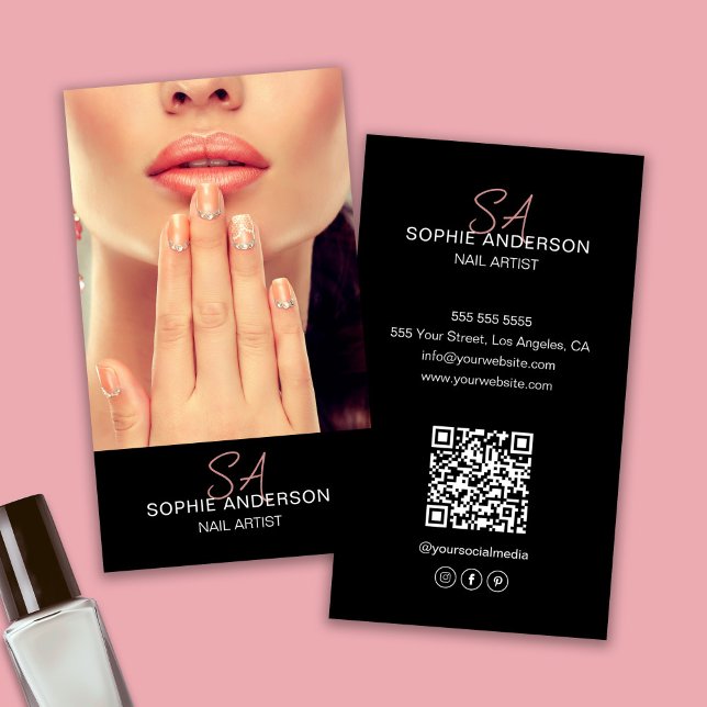 Cartão De Visita Artista de unhas do Monograma Moderno Preto (Modern Monogram Nail Artist Black Business Card)