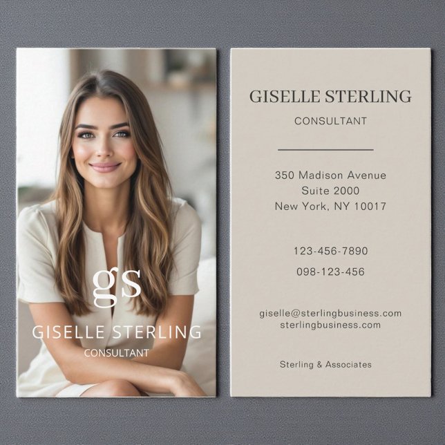 Cartão De Visita Assistente de Foto do Beige Professional (Criador carregado)
